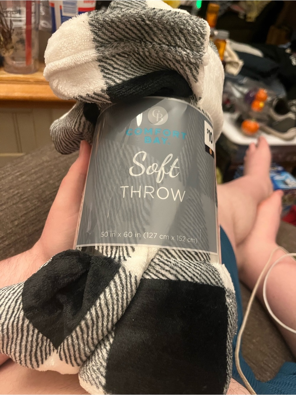 Comfort Bay Plush Throw in Black and White Plaid